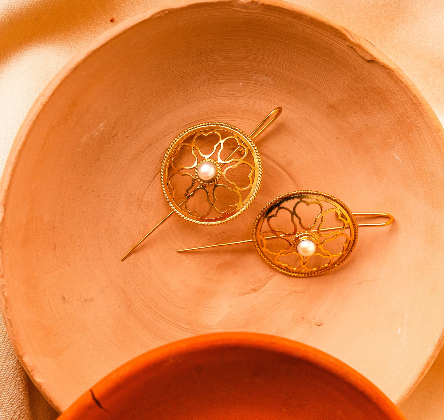 Manira Earcuff